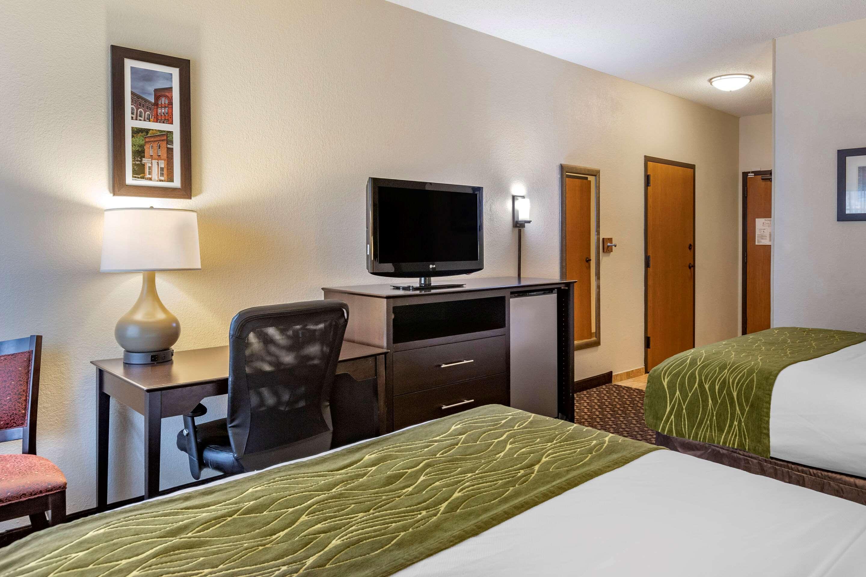 Comfort Wings Stadium Inn Kalamazoo