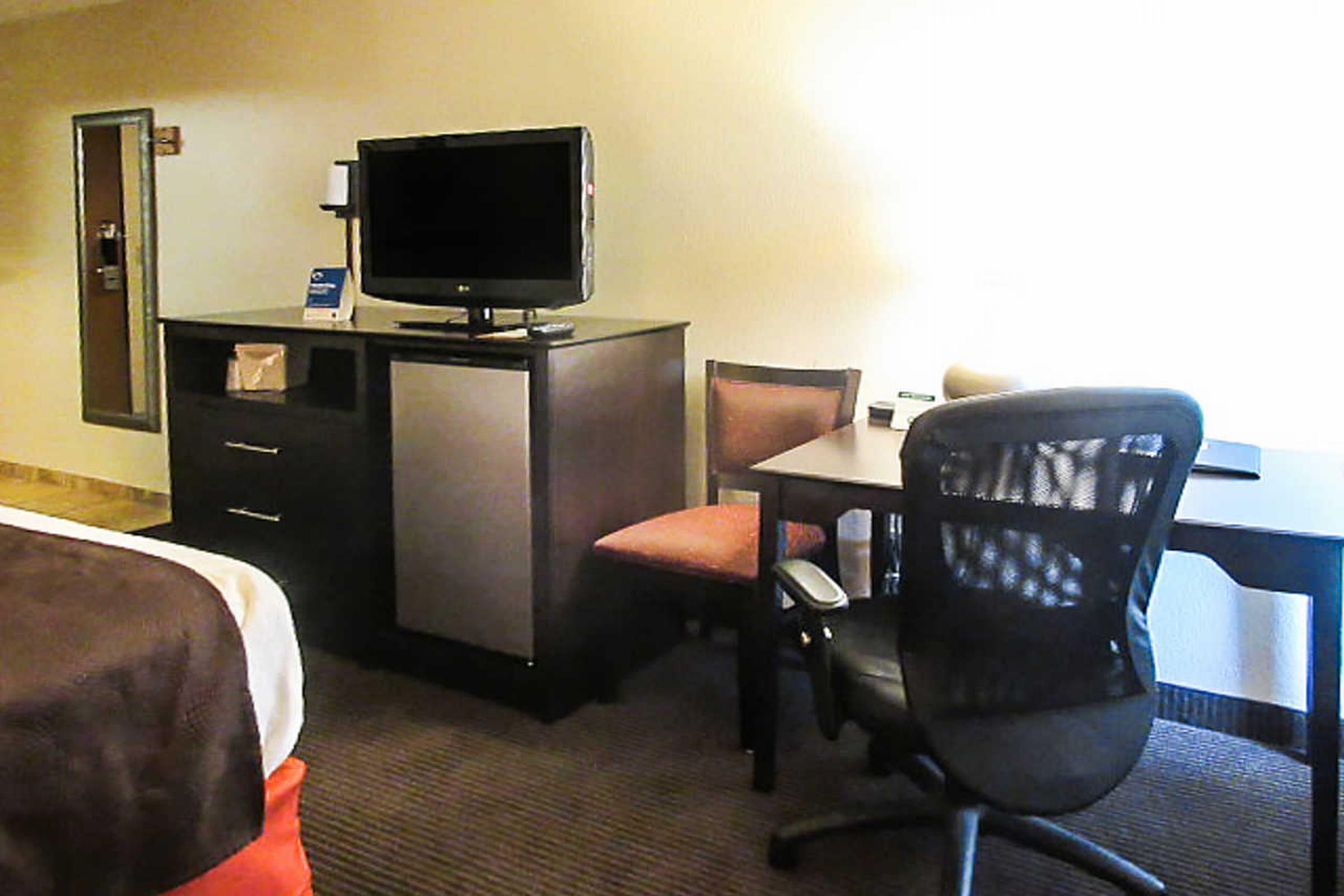 Inn Comfort Wings Stadium Kalamazoo