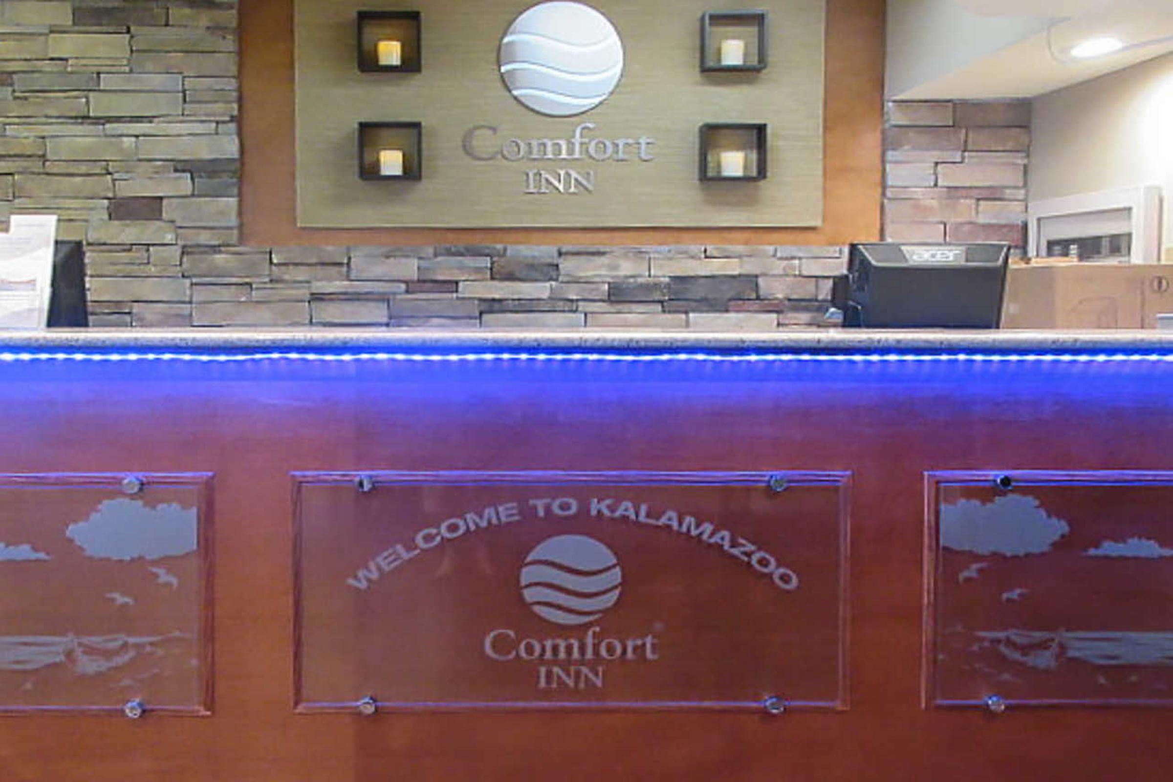 Comfort Wings Stadium Inn Kalamazoo